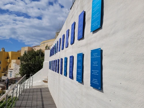 Passeggiata verso la Corricella